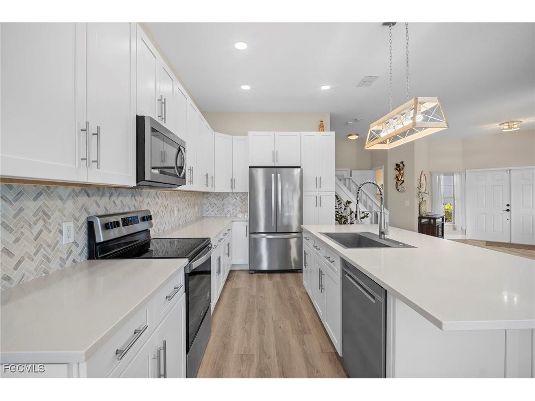 9049 Spring Mountain Way Fort Myers FL 33908 2026006399 image11