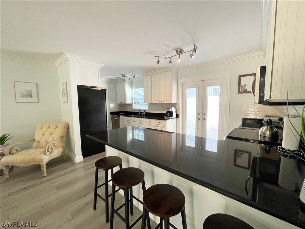 905 13th Street N Naples FL 34102 226010423 image6