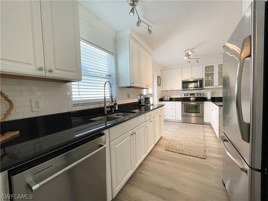 905 13th Street N Naples FL 34102 226010423 image7