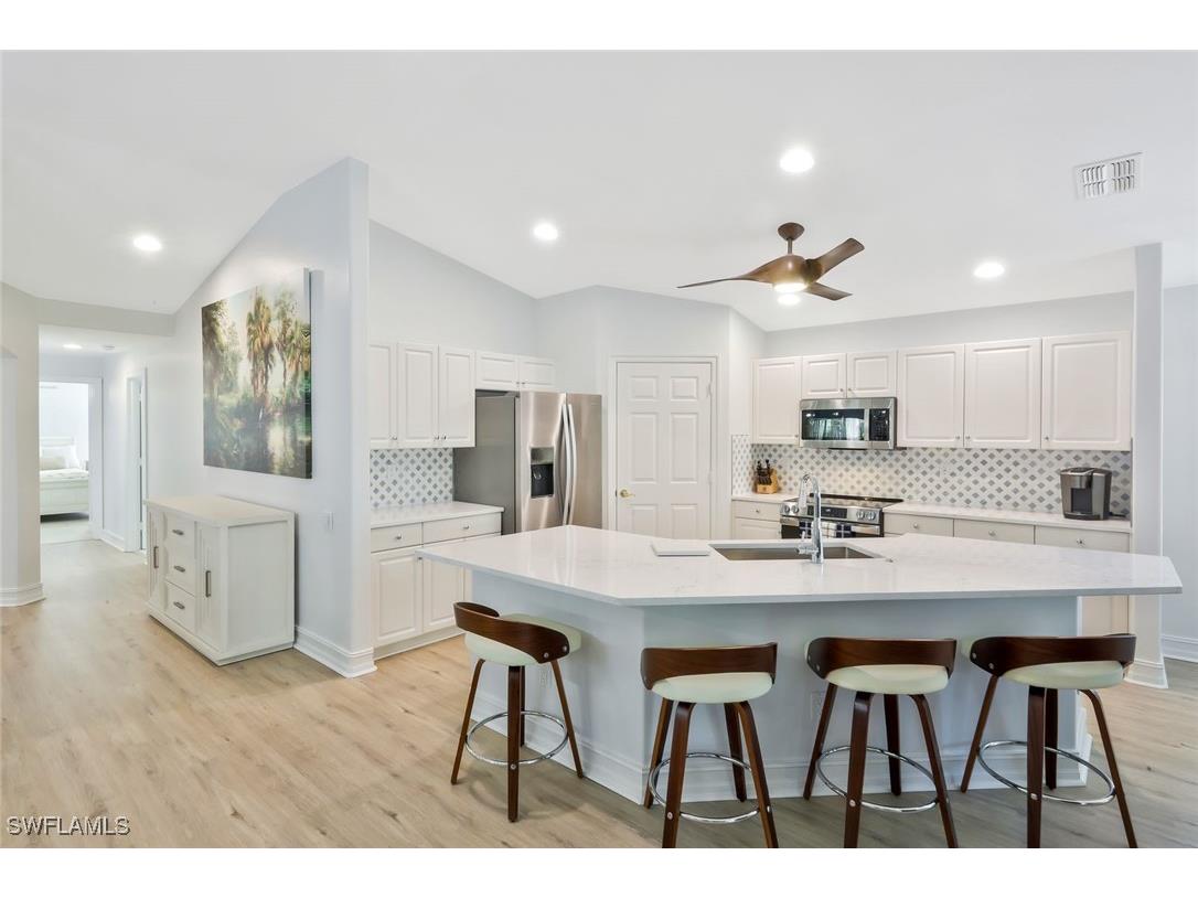 905 Carrick Bend Circle #201 Naples FL 34110 226000601 image1