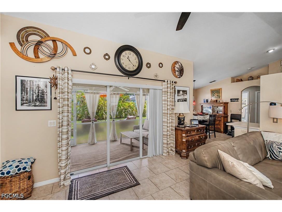 905 NE 17th Street Cape Coral FL 33909 2026026358 image5