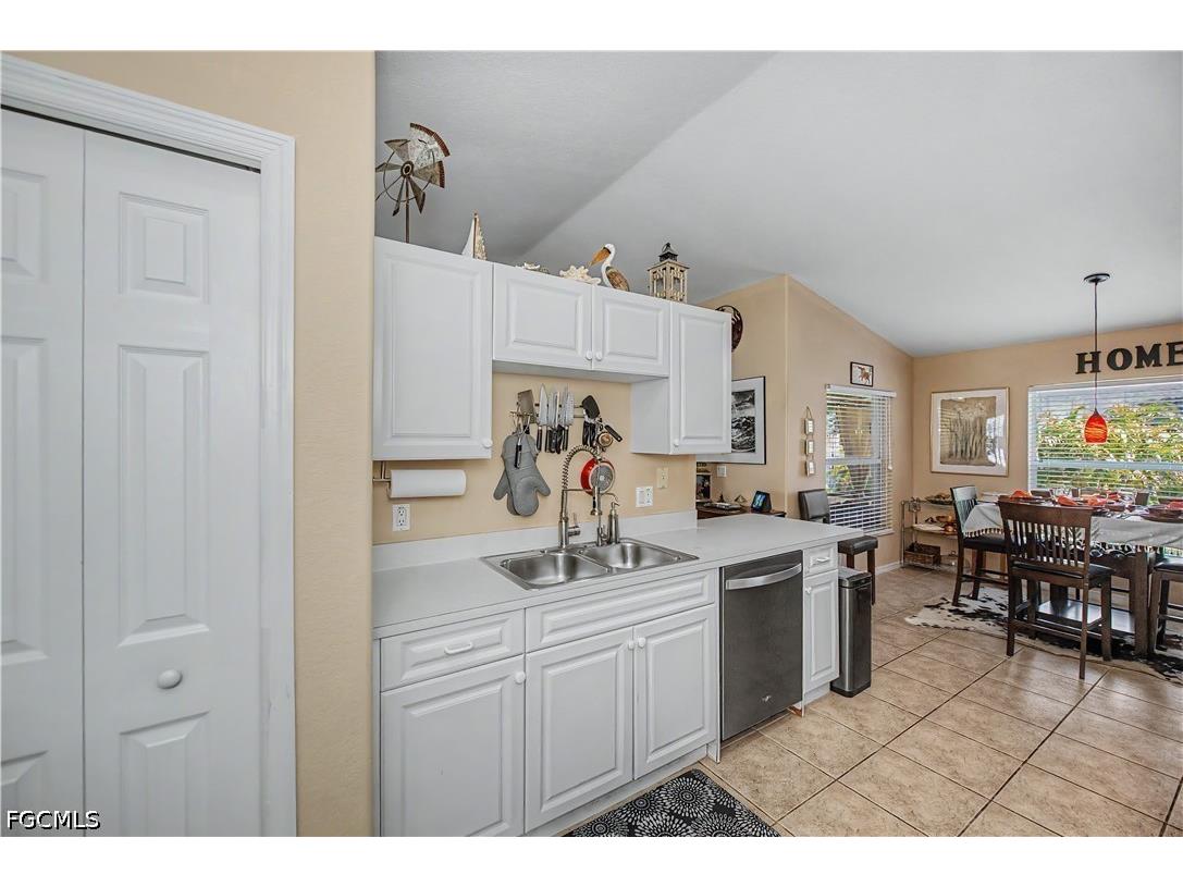 905 NE 17th Street Cape Coral FL 33909 2026026358 image9