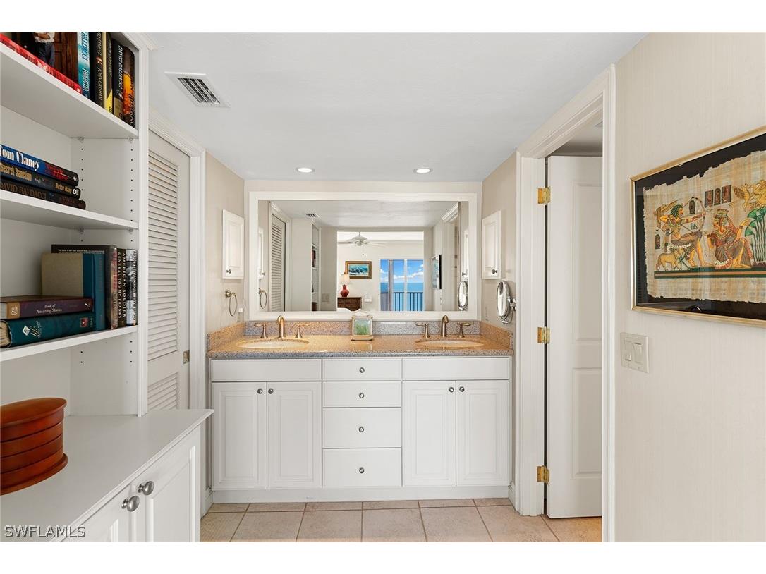 9051 Gulf Shore Drive #701 Naples FL 34108 226006997 image18