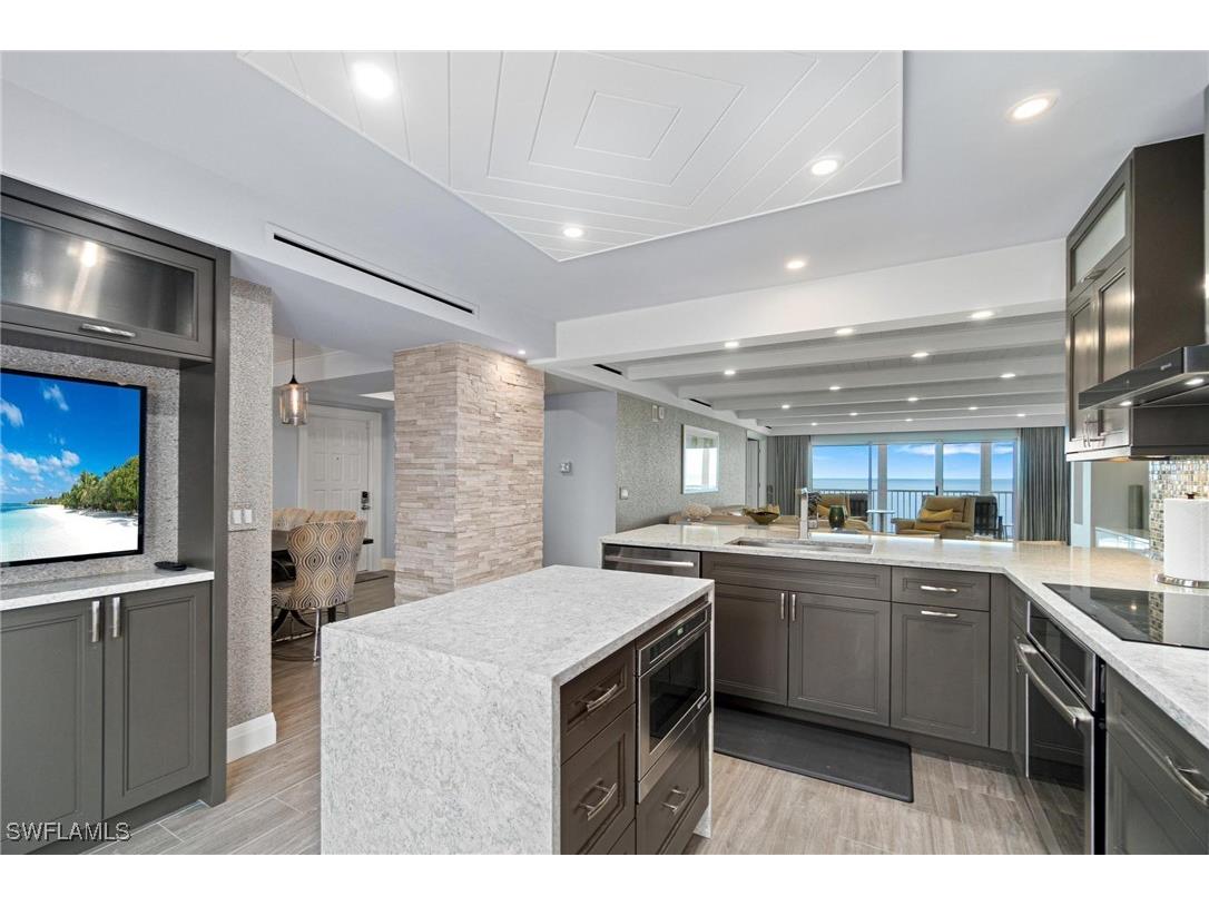 9051 Gulf Shore Drive #PH3 Naples FL 34108 225076271 image16