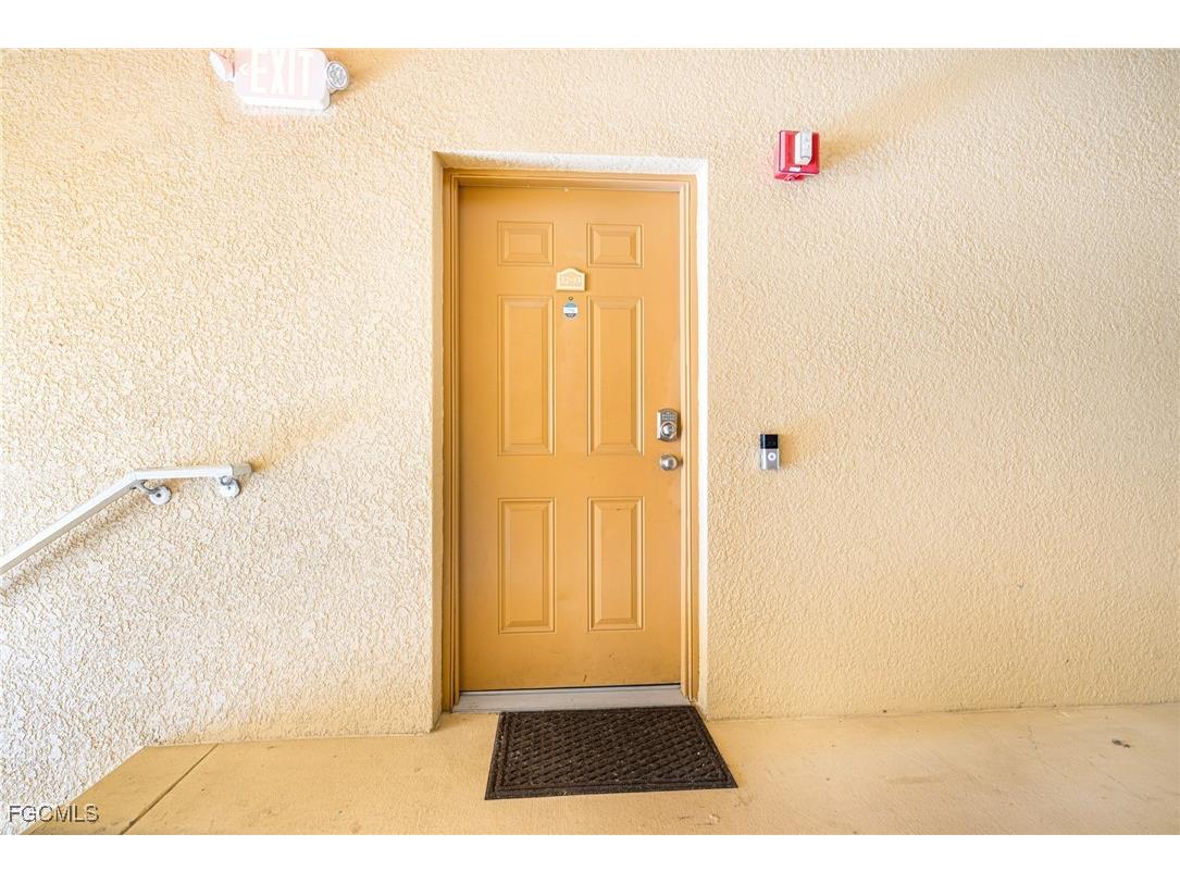 9055 Colby Drive #2213 Fort Myers FL 33919 2025022412 image4