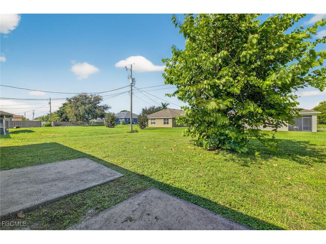 906/908 SE 6th Court Cape Coral FL 33990 2025008650 image17