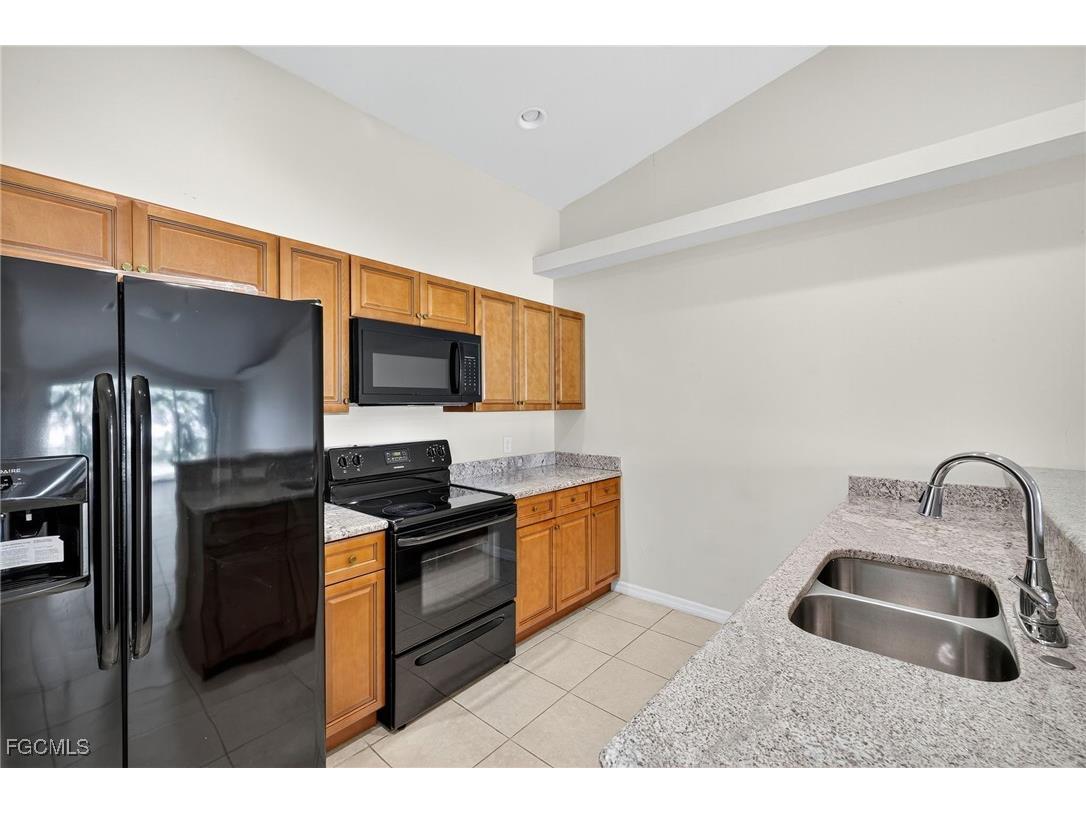 906/908 SE 6th Court Cape Coral FL 33990 2025008650 image5