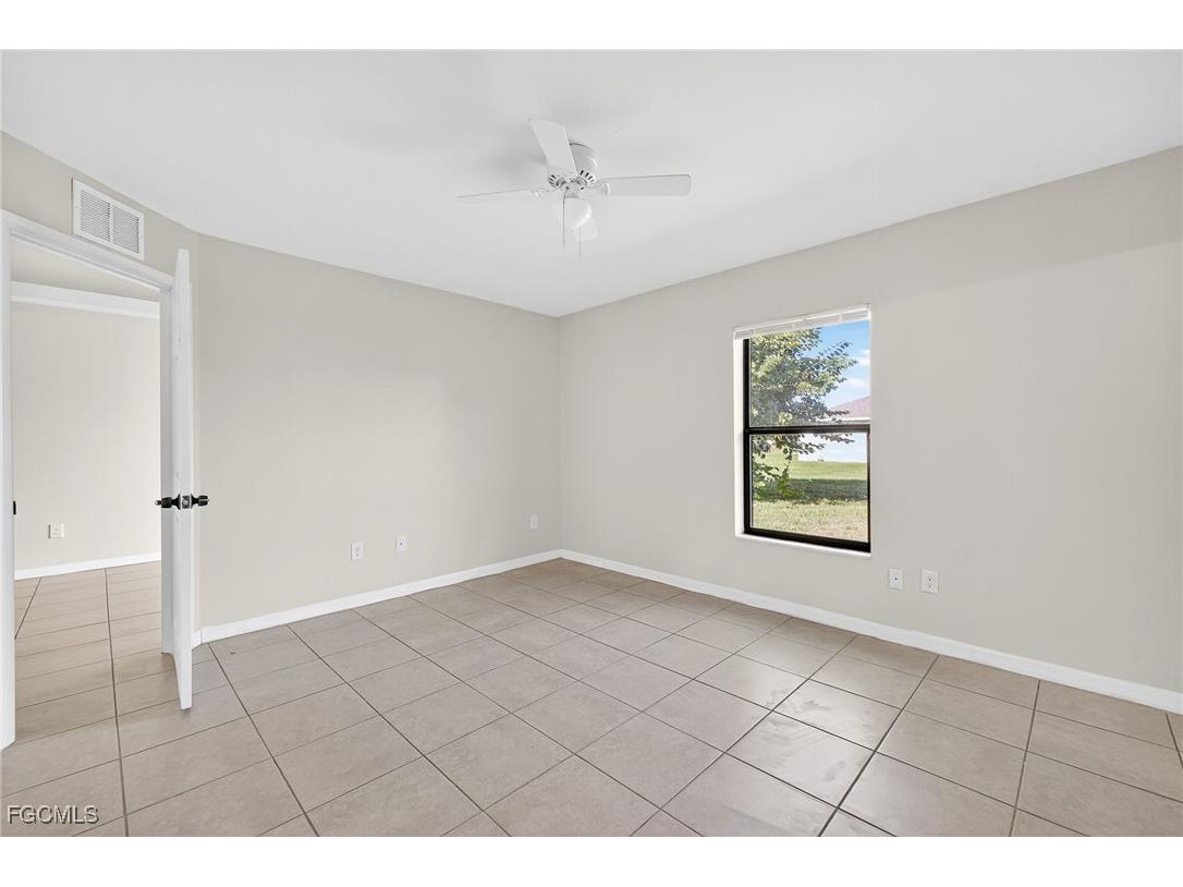 906/908 SE 6th Court Cape Coral FL 33990 2025008650 image7