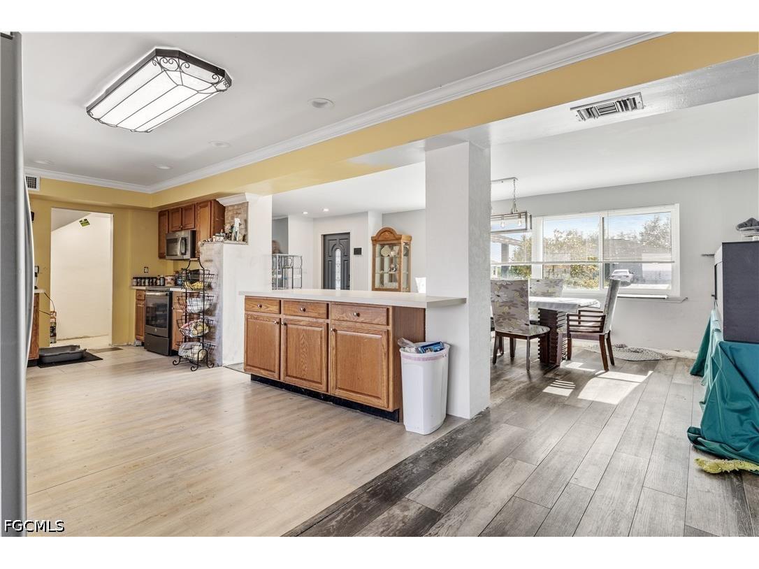 906 NE 2nd Avenue Cape Coral FL 33909 2026016899 image13
