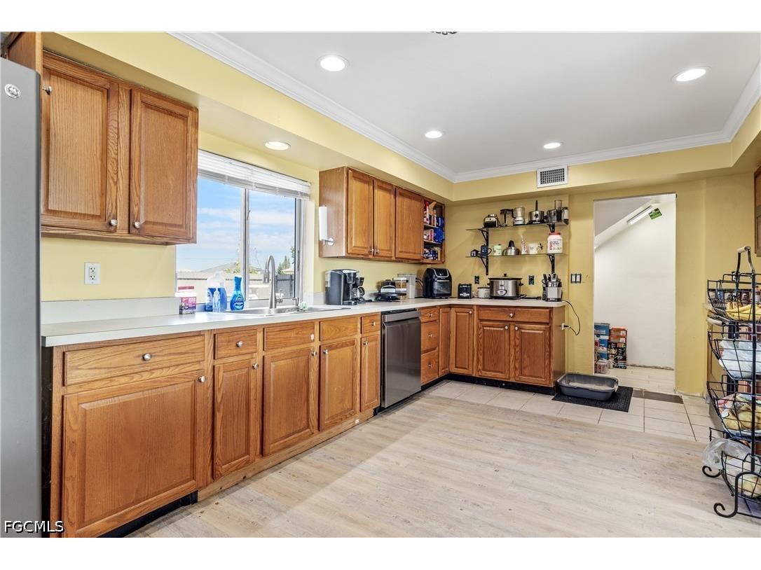 906 NE 2nd Avenue Cape Coral FL 33909 2026016899 image14