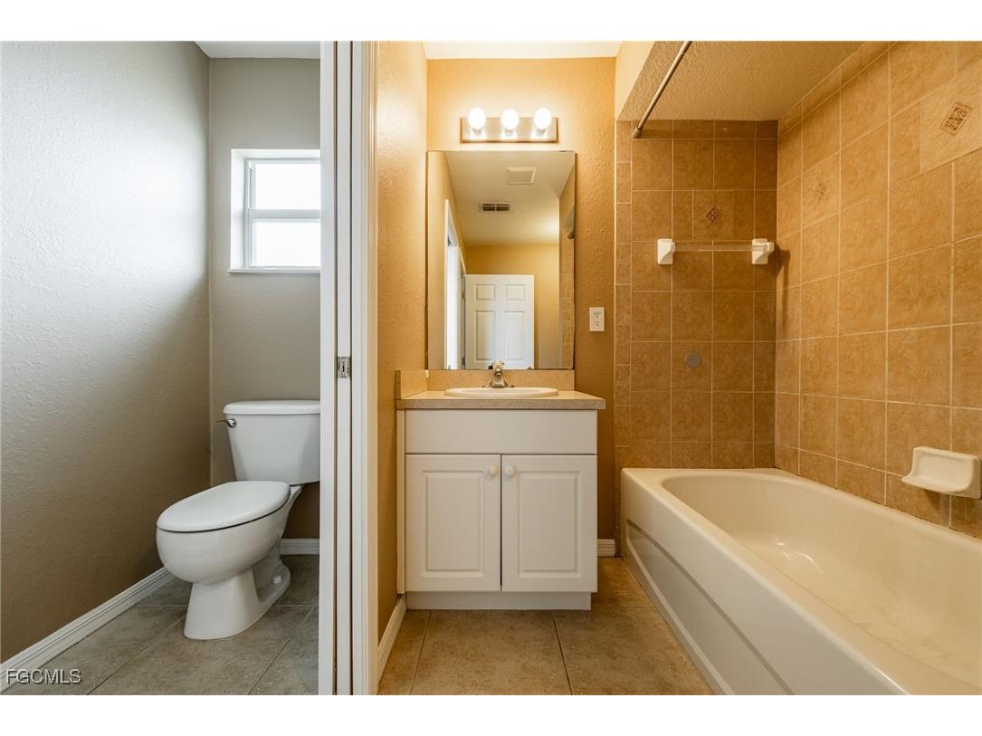 906 SW 11th Place Cape Coral FL 33991 2025010014 image12