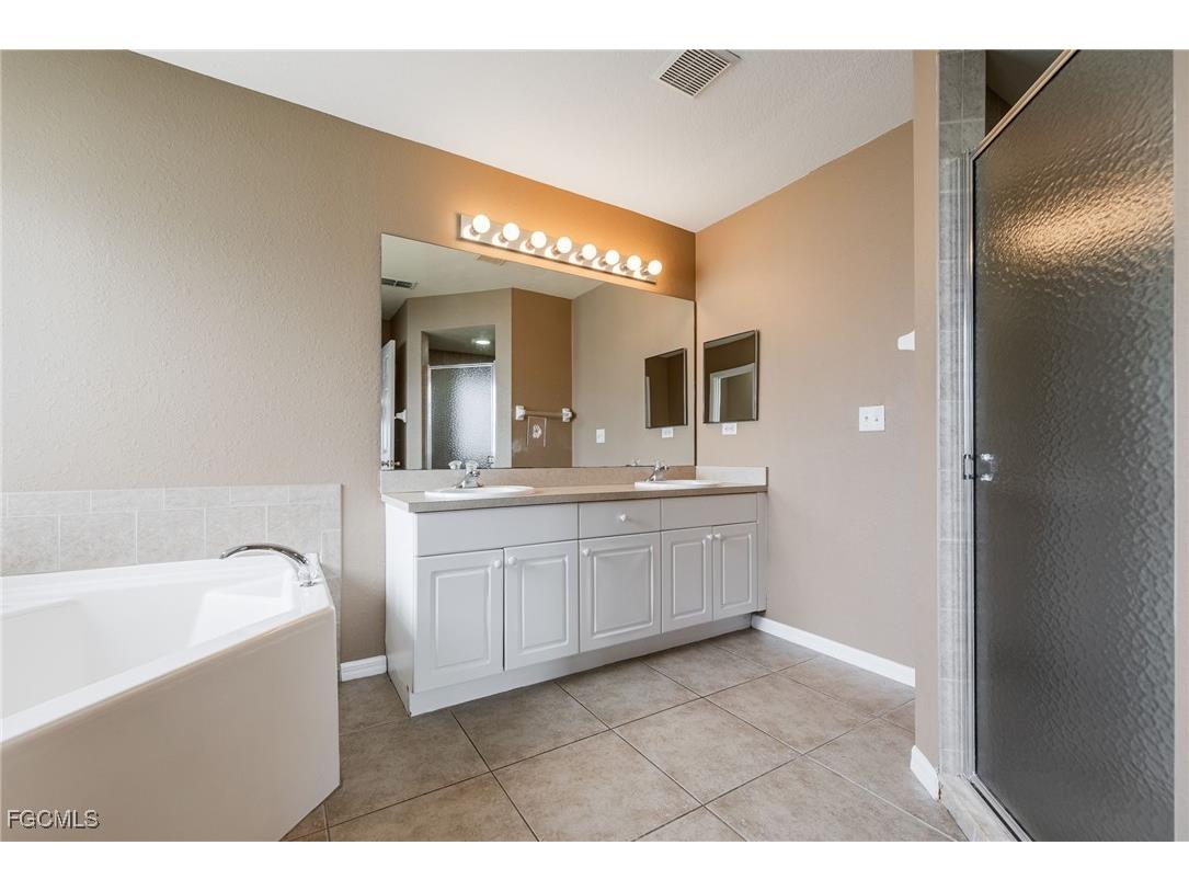 906 SW 11th Place Cape Coral FL 33991 2025010014 image8