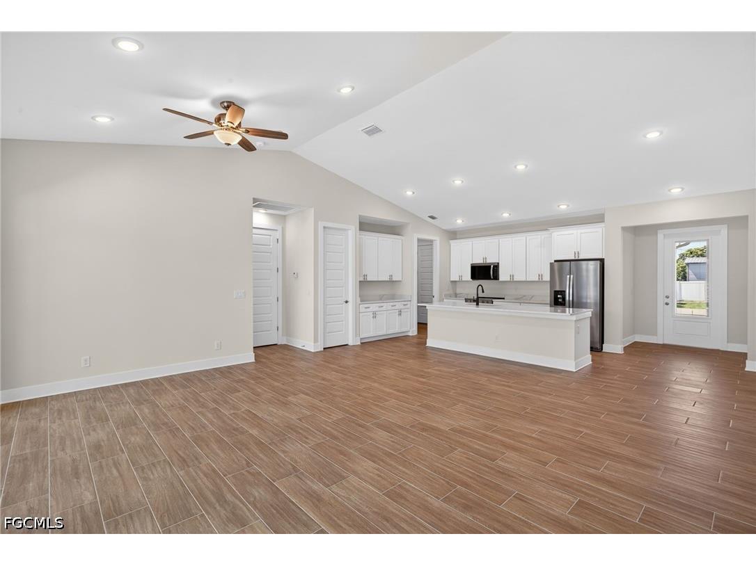 906 SW 12th Terrace Cape Coral FL 33991 2025026333 image13