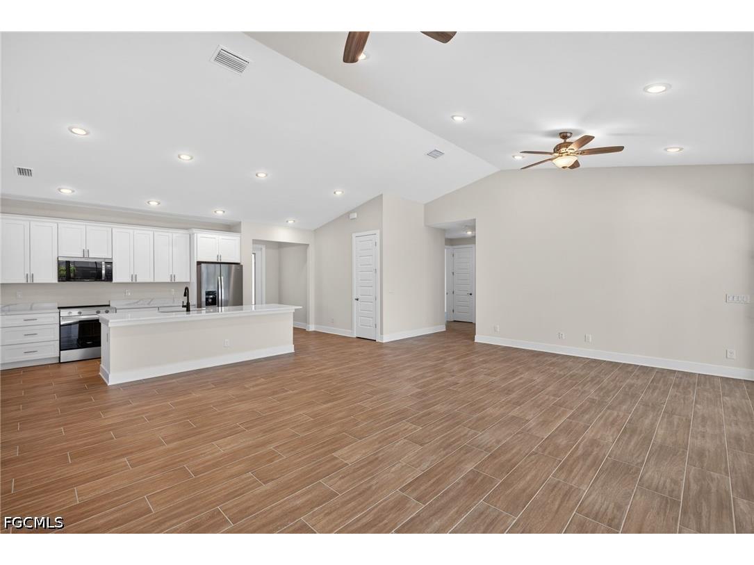 906 SW 12th Terrace Cape Coral FL 33991 2025026333 image14