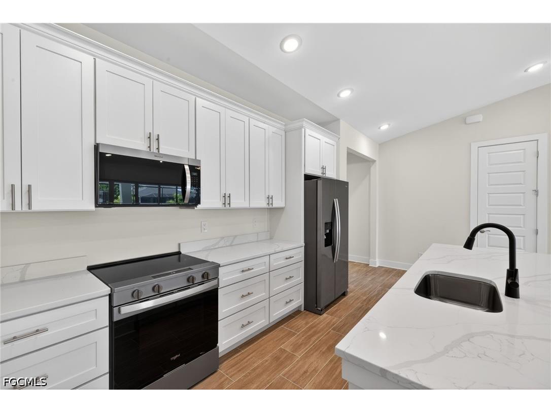 906 SW 12th Terrace Cape Coral FL 33991 2025026333 image16