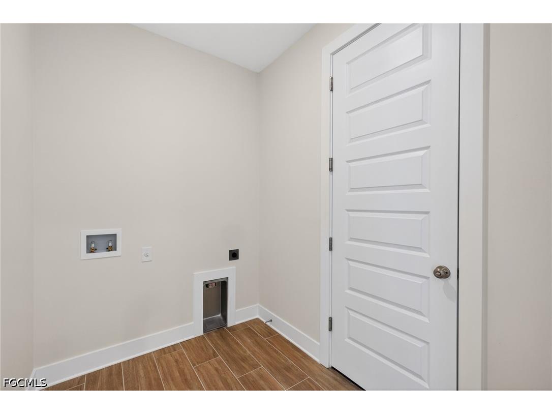 906 SW 12th Terrace Cape Coral FL 33991 2025026333 image32