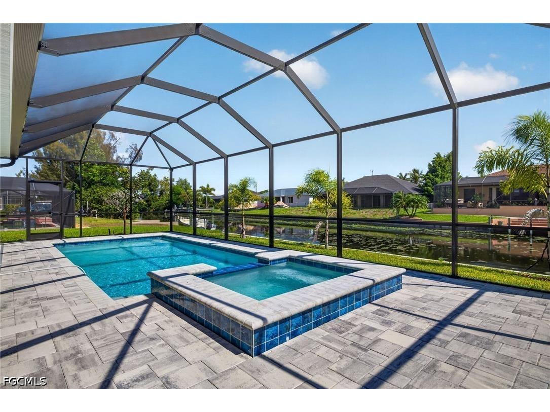 906 SW 12th Terrace Cape Coral FL 33991 2025026333 image6