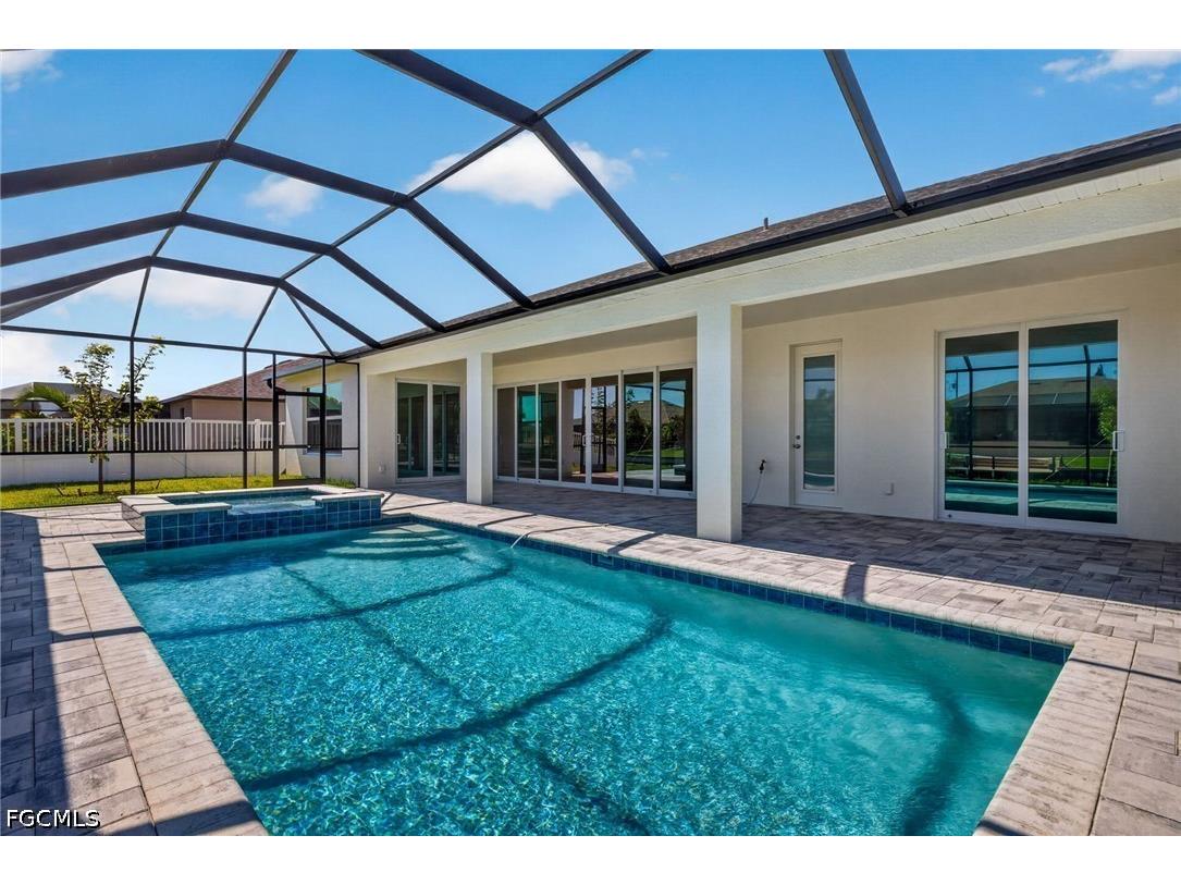 906 SW 12th Terrace Cape Coral FL 33991 2025026333 image8