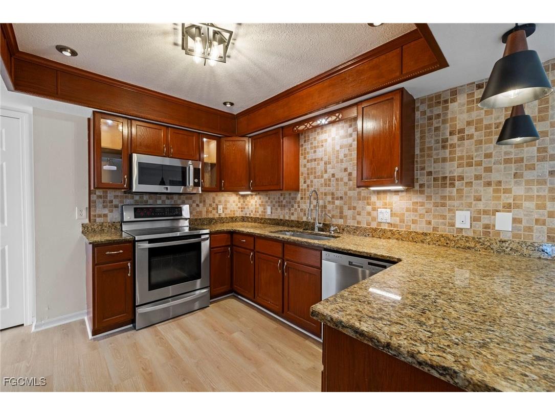 906 SW 7th Court Cape Coral FL 33991 2025012627 image11