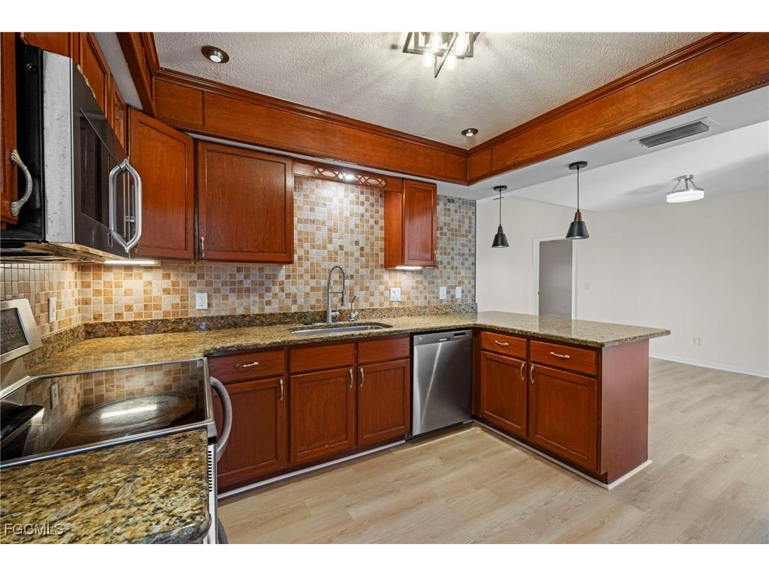 906 SW 7th Court Cape Coral FL 33991 2025012627 image12