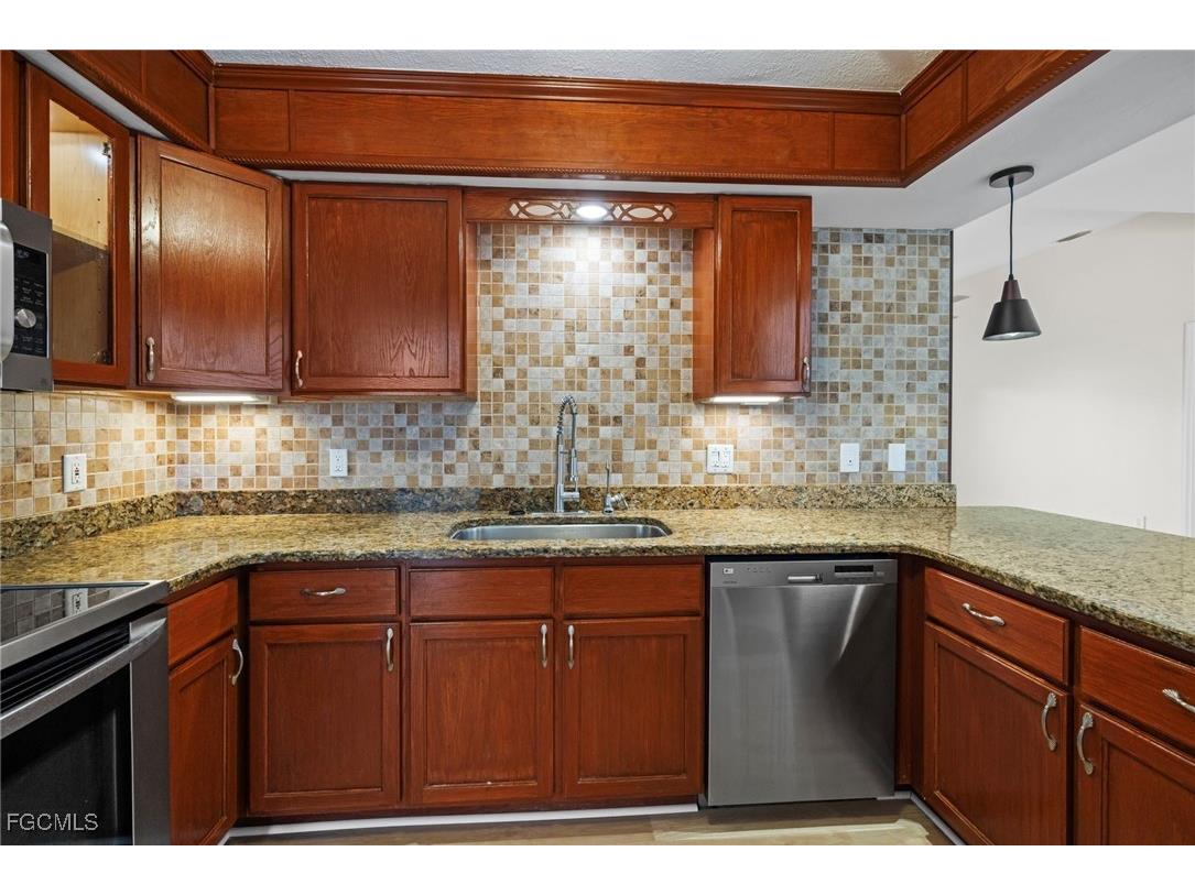 906 SW 7th Court Cape Coral FL 33991 2025012627 image13