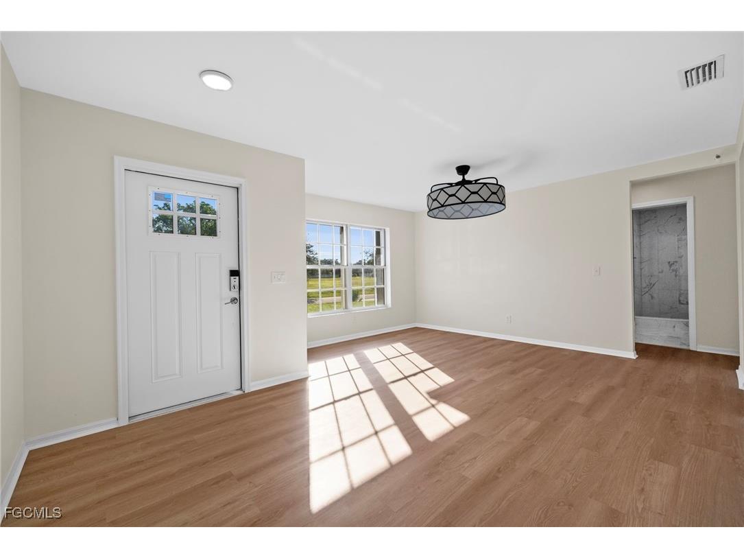 906 SW 7th Court Cape Coral FL 33991 2025012627 image6