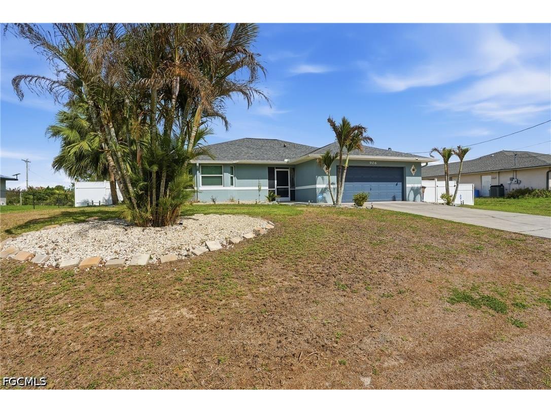 906 Venice Avenue N Lehigh Acres FL 33971 2026015435 image2