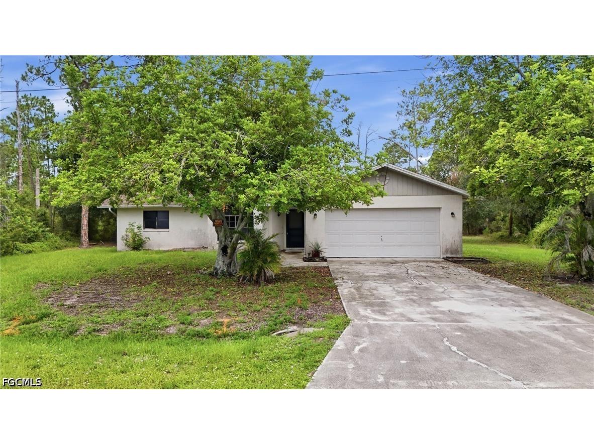906 Wells Avenue Lehigh Acres FL 33972 2026027642 image1