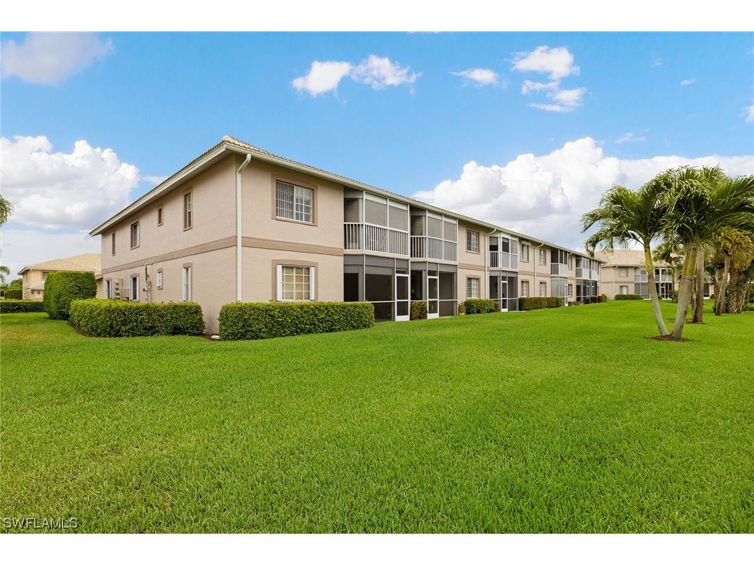 9060 Michael Circle #409 Naples FL 34113 223015625 image1