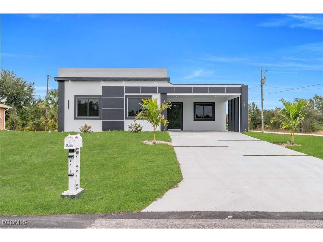 907 E 9th Street Lehigh Acres FL 33972 2025024849 image1