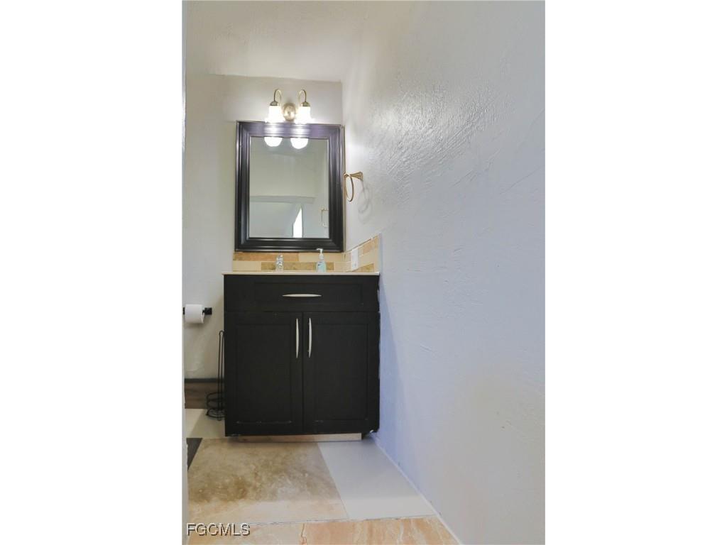 907 Laredo Avenue Lehigh Acres FL 33936 2025013731 image9