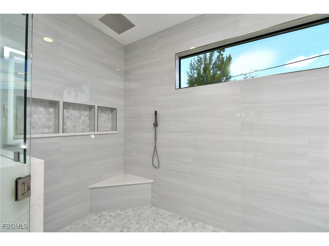 907 SW 15th Place Cape Coral FL 33991 2025021006 image16