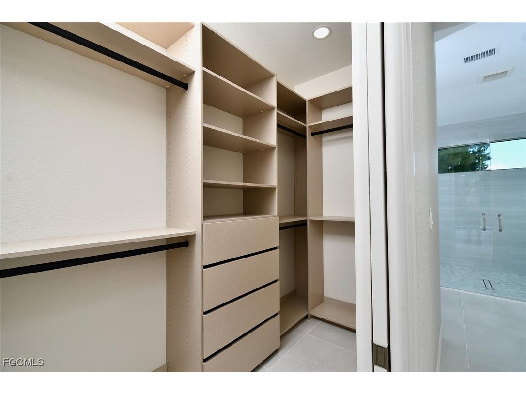 907 SW 15th Place Cape Coral FL 33991 2025021006 image48