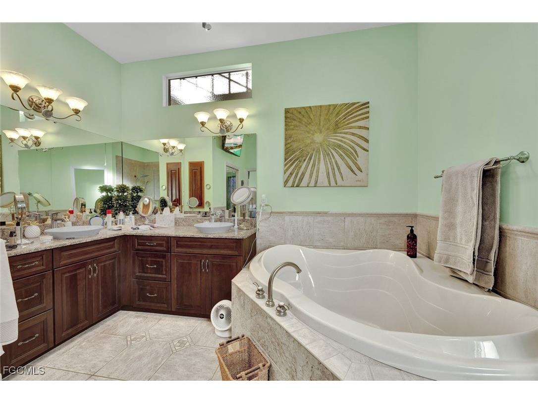 907 SW 51st Terrace Cape Coral FL 33914 2026003290 image19