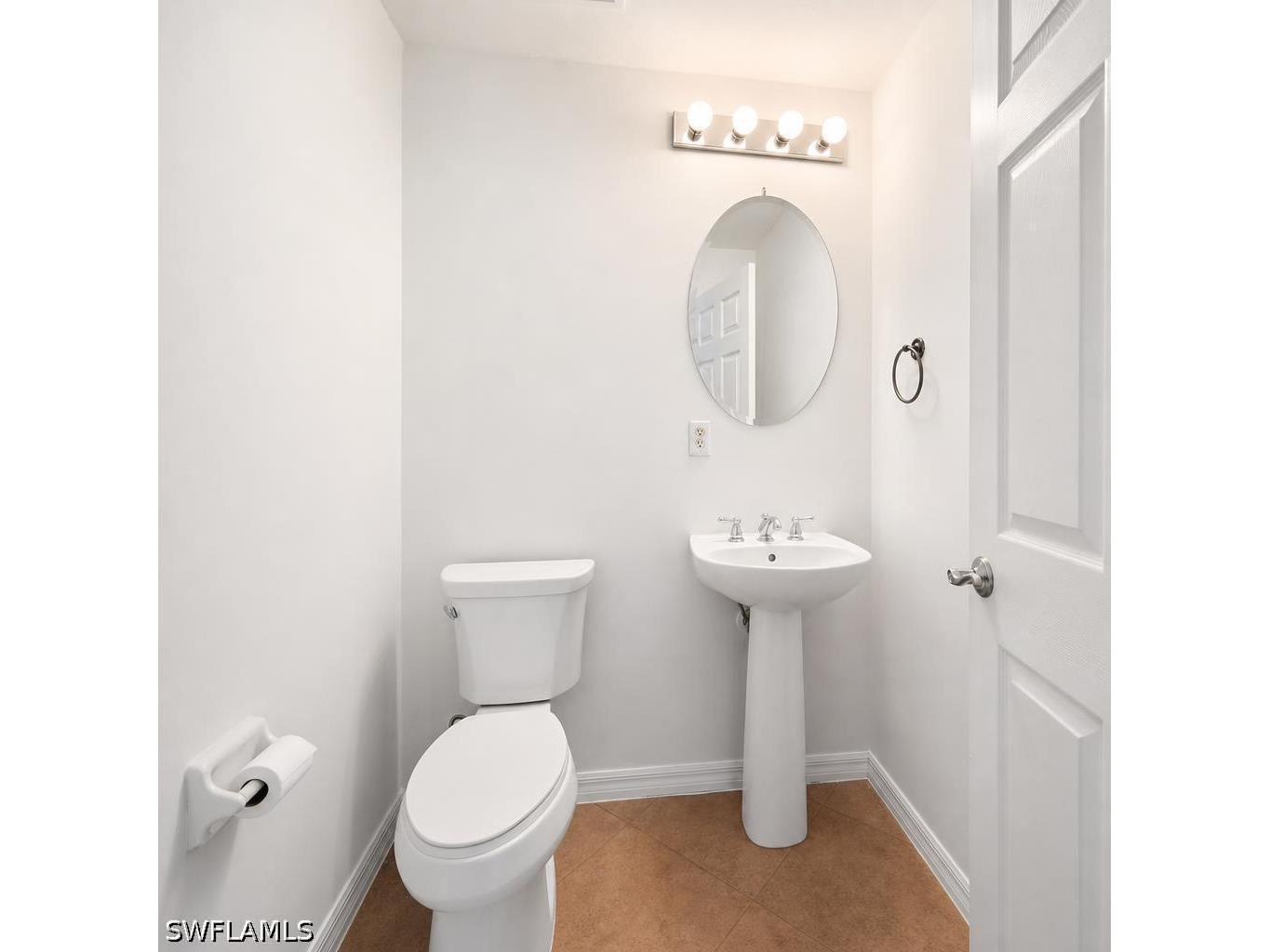 9072 Astonia Way Estero FL 33967 226019908 image12