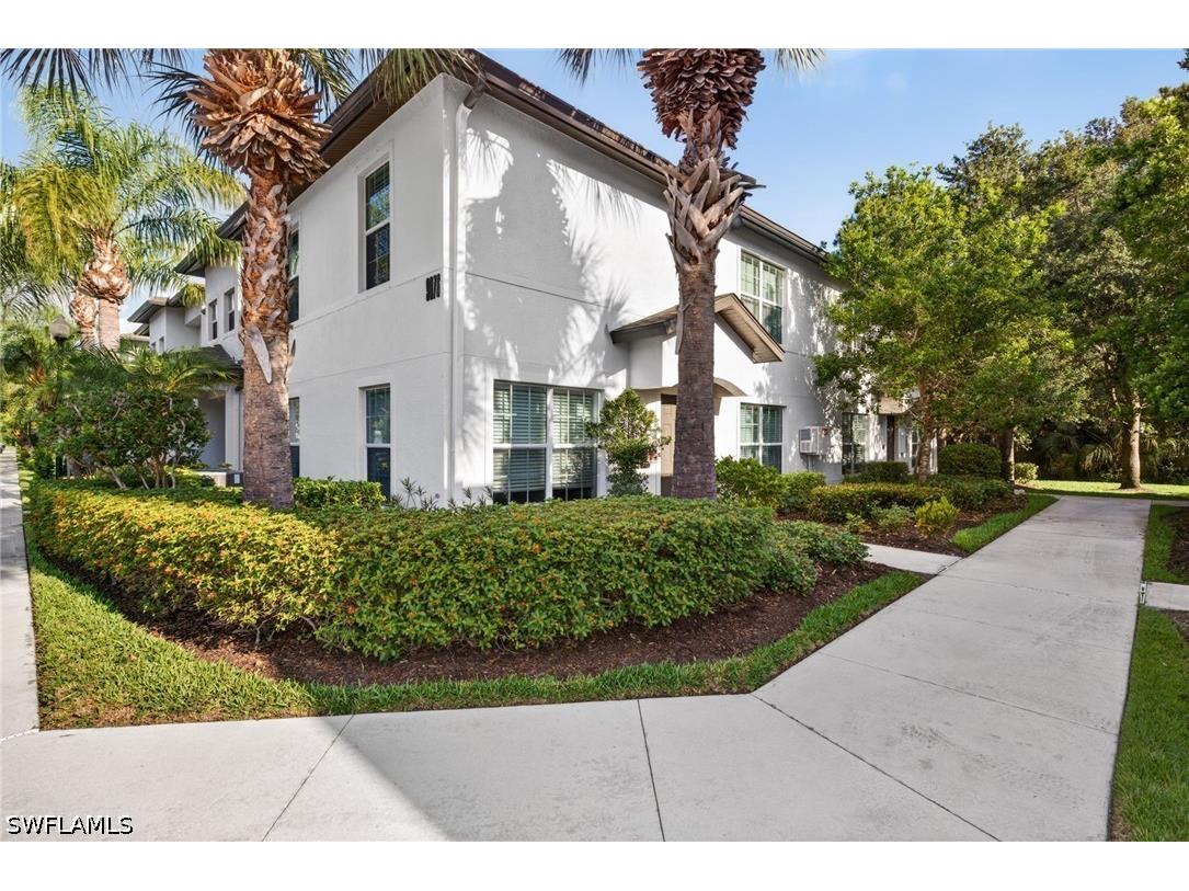 9076 Gervais Circle #410 Naples FL 34120 226019765 image1