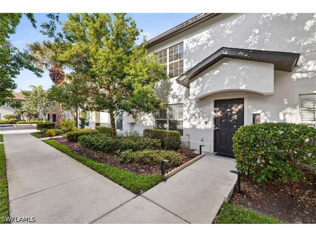 9076 Gervais Circle #410 Naples FL 34120 226019765 image2