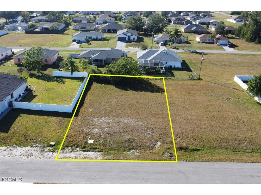 908 NE 18th Terrace Cape Coral FL 33909 2025015242 image1