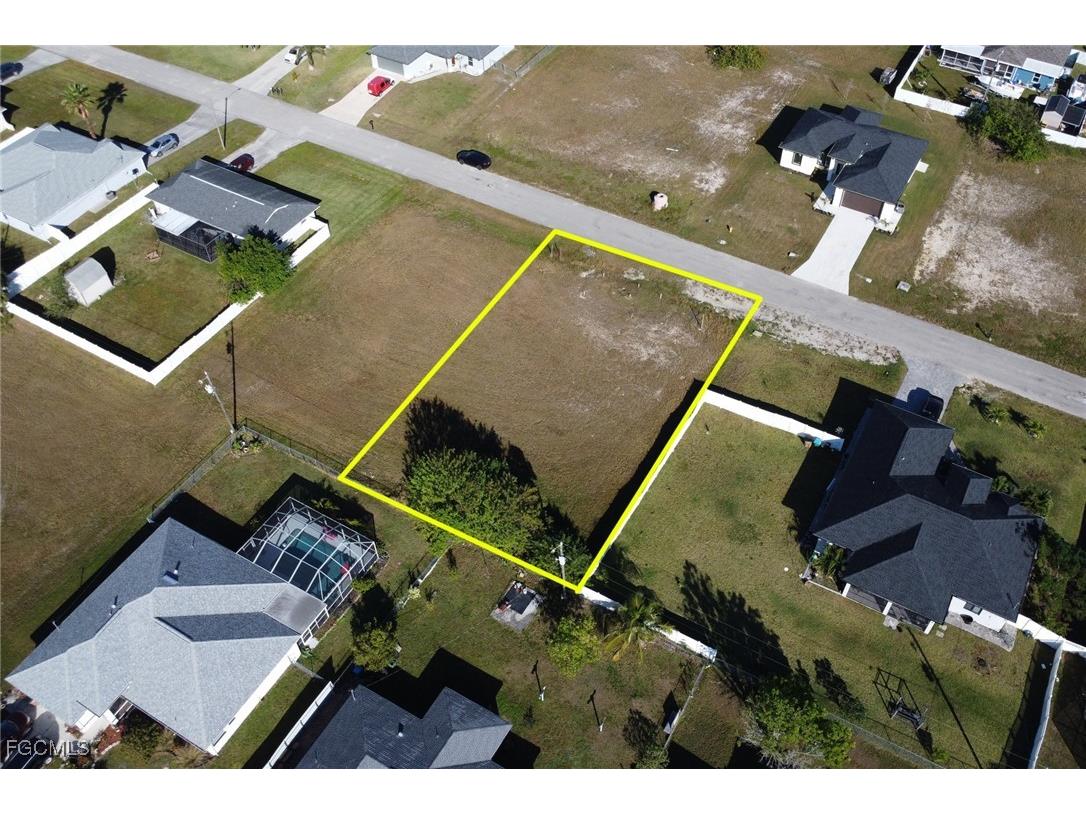 908 NE 18th Terrace Cape Coral FL 33909 2025015242 image3