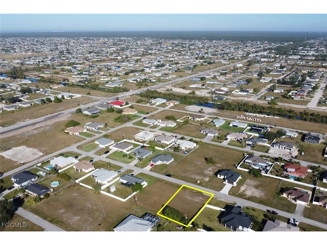 908 NE 18th Terrace Cape Coral FL 33909 2025015242 image4