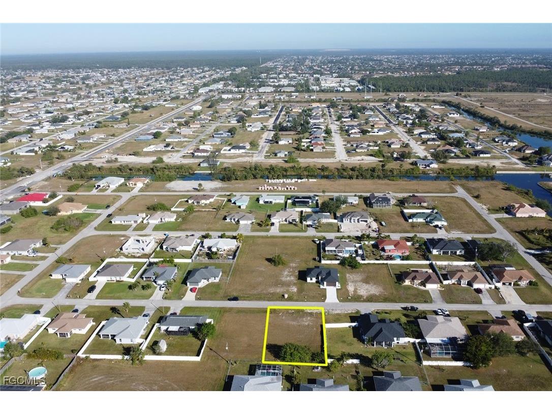 908 NE 18th Terrace Cape Coral FL 33909 2025015242 image5