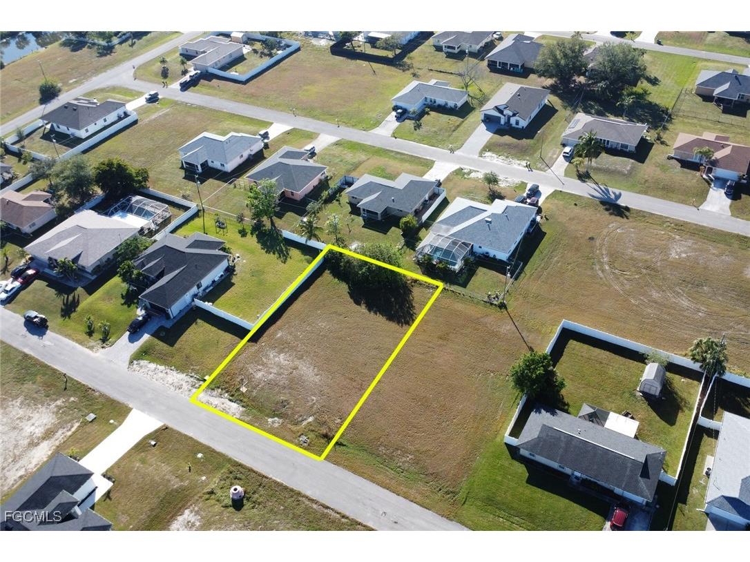 908 NE 18th Terrace Cape Coral FL 33909 2025015242 image6