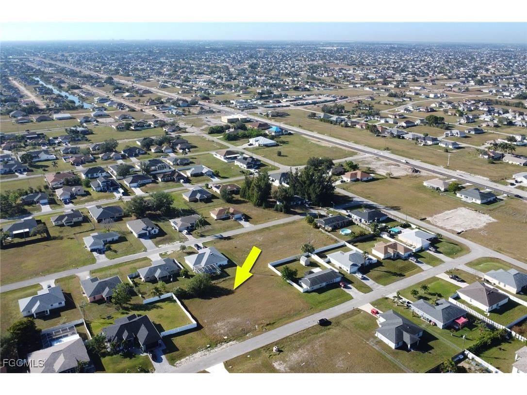 908 NE 18th Terrace Cape Coral FL 33909 2025015242 image7