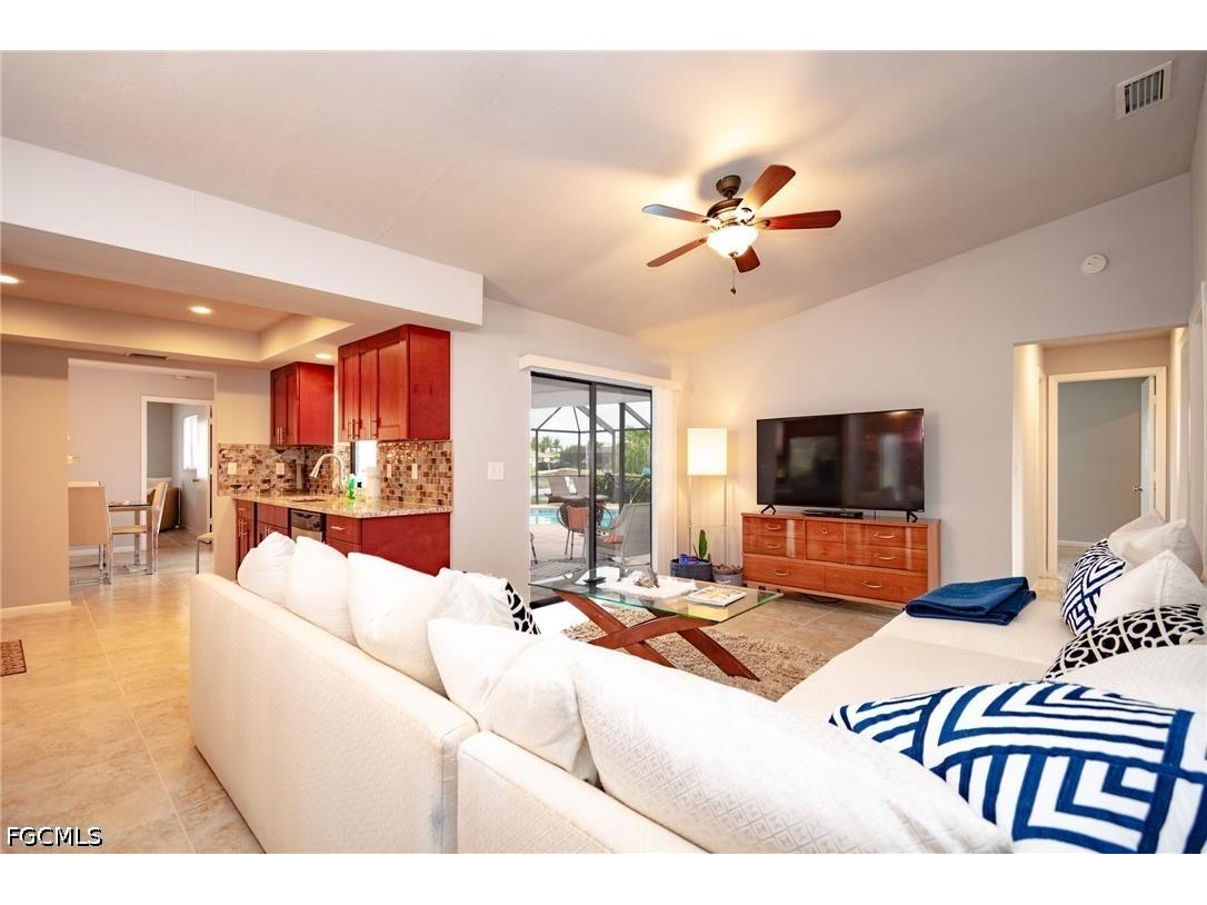 908 SE 33rd Street Cape Coral FL 33904 2026021566 image5