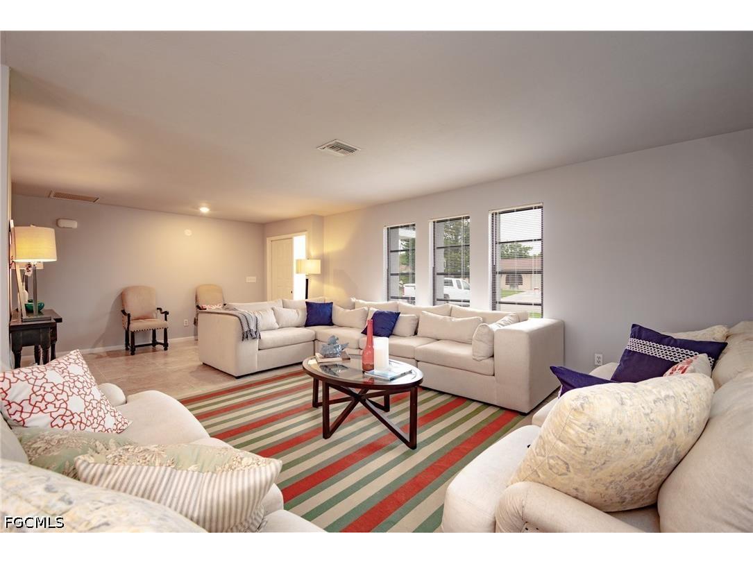 908 SE 33rd Street Cape Coral FL 33904 2026021566 image7