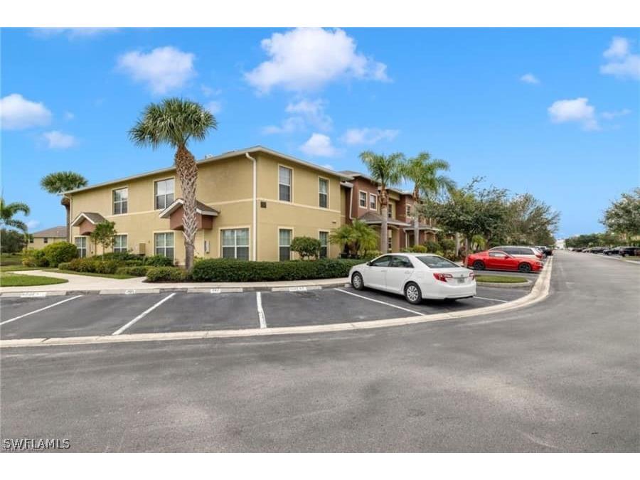 9085 Gervais Circle #702 Naples FL 34120 224056516 image1