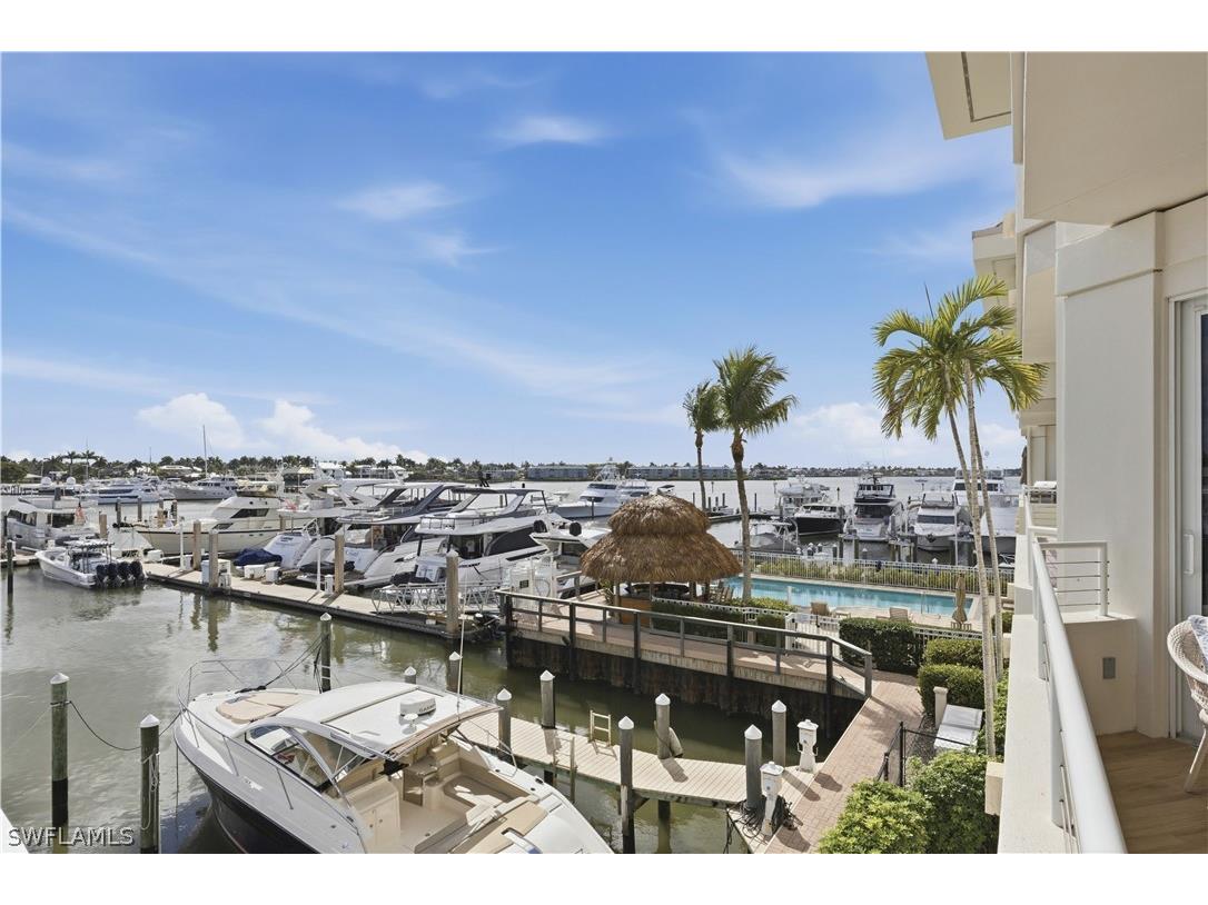 909 10th Street S #201 Naples FL 34102 226009762 image1