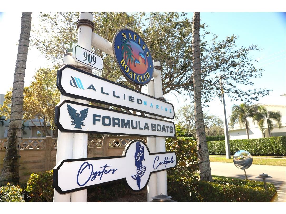 909 10th Street S Naples FL 34102 225062040 image11