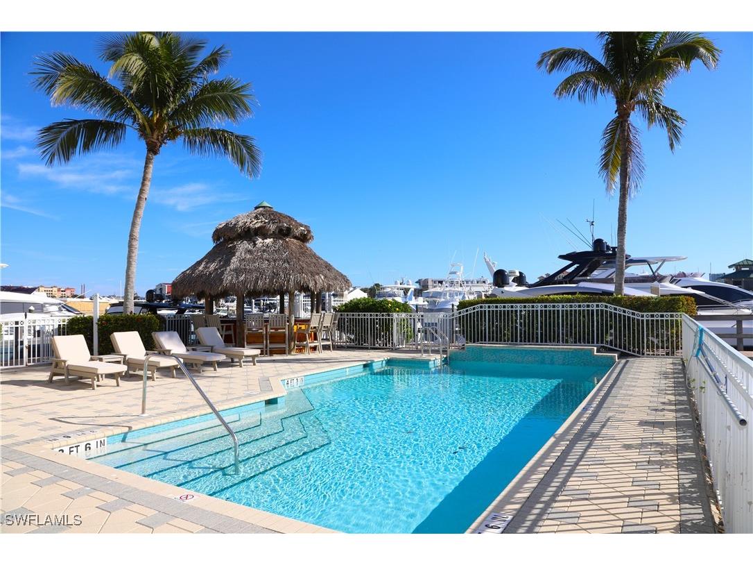 909 10th Street S Naples FL 34102 226005848 image10