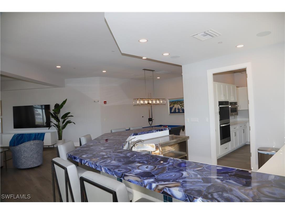 909 10th Street S Naples FL 34102 226005848 image11